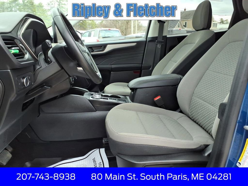 Used 2022 Ford Escape SE w/ SE Sport Appearance Package image 12