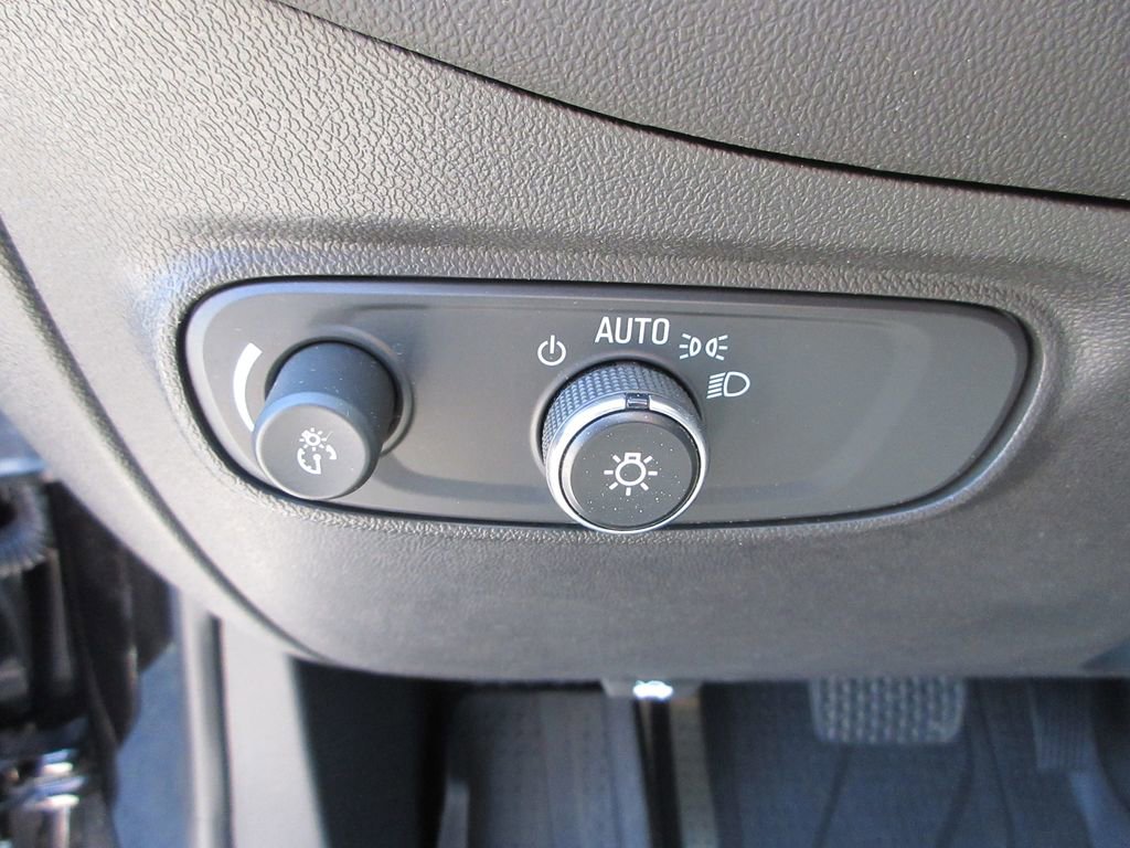 Used 2023 Chevrolet Equinox LT FWD image 23