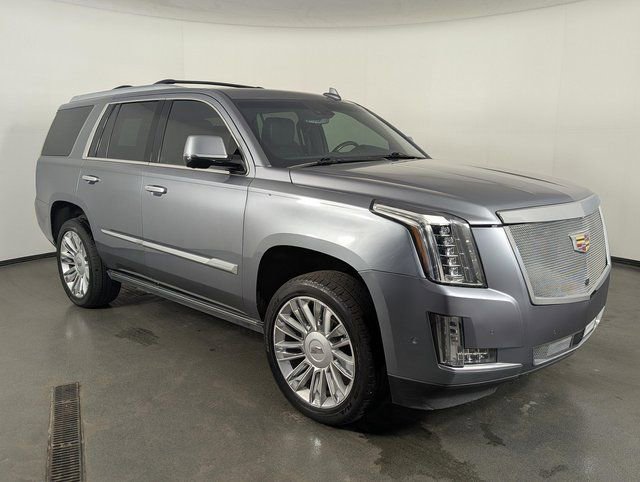 Used 2018 Cadillac Escalade Platinum image 2