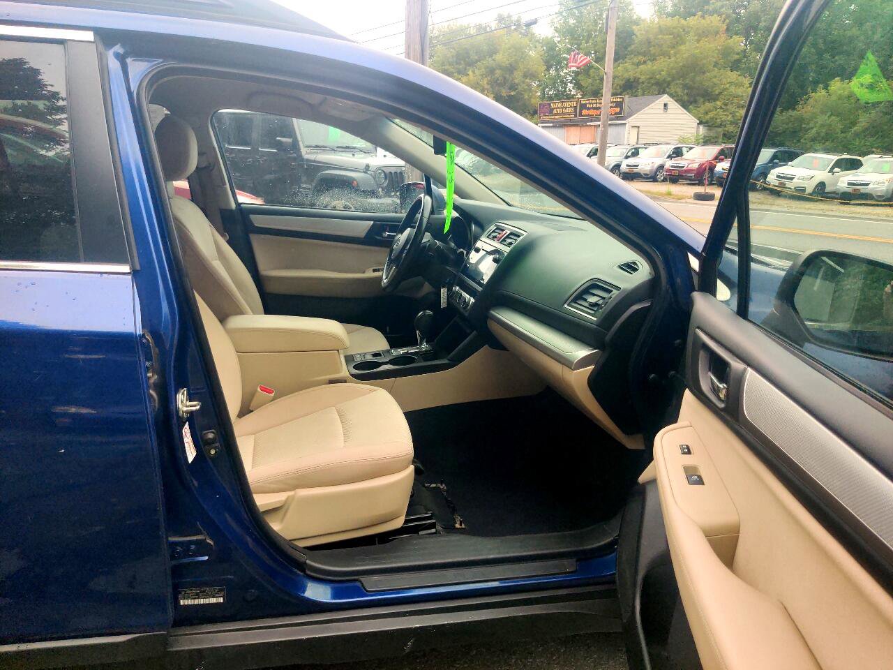 Used 2017 Subaru Outback 2.5i Premium image 16