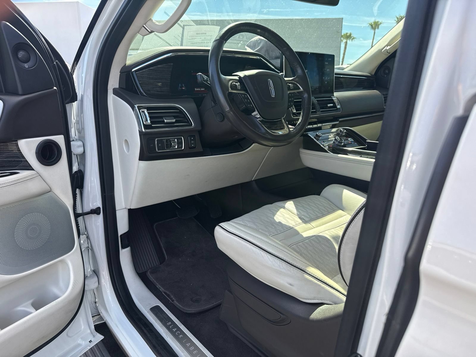 Used 2022 Lincoln Navigator Black Label AWD/4WD image 9