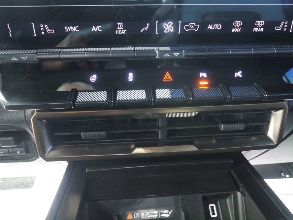 Used 2024 GMC Hummer EV 3X w/ LPO, Illumination Package AWD/4WD image 21