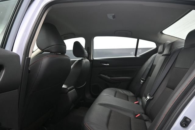 Used 2025 Nissan Altima 2.5 SR FWD image 11