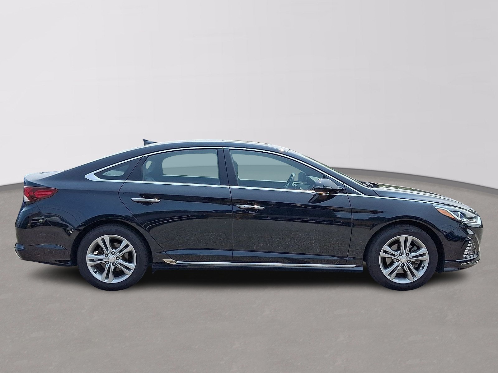 Used 2018 Hyundai Sonata Sport FWD image 4