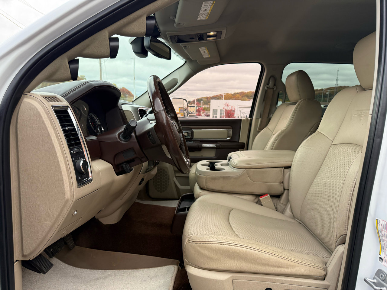 Used 2015 RAM 3500 Laramie w/ Convenience Group image 2