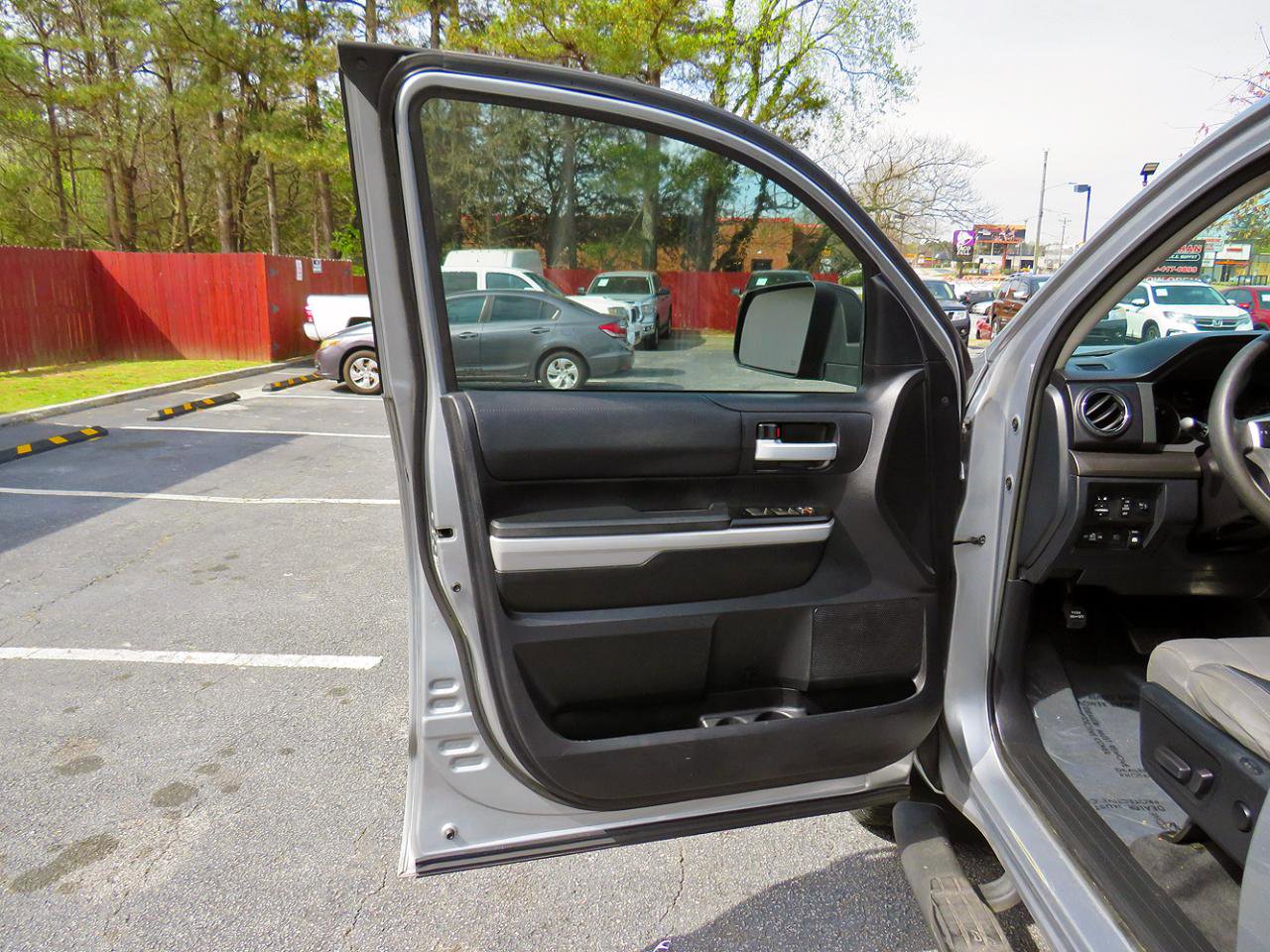 Used 2019 Toyota Tundra SR5 w/ SR5 Upgrade Package image 30