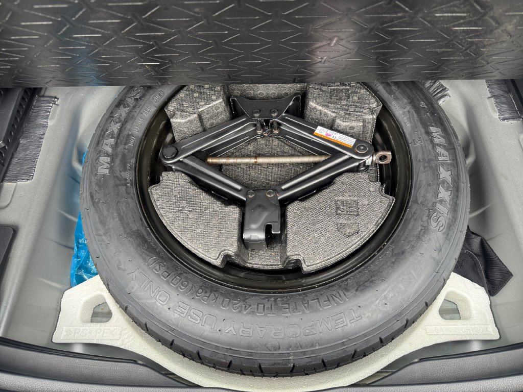 Used 2024 Toyota RAV4 LE AWD/4WD image 18