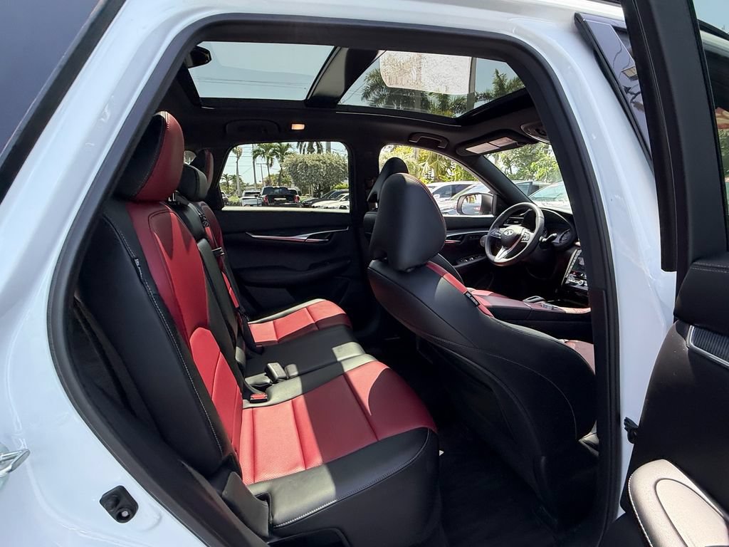 Used 2023 INFINITI QX50 Sport w/ Cargo Package FWD image 18