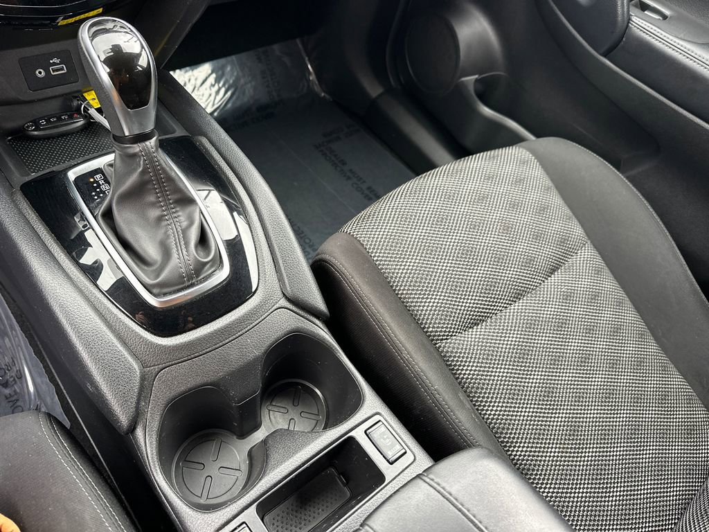 Used 2021 Nissan Rogue Sport SV image 32