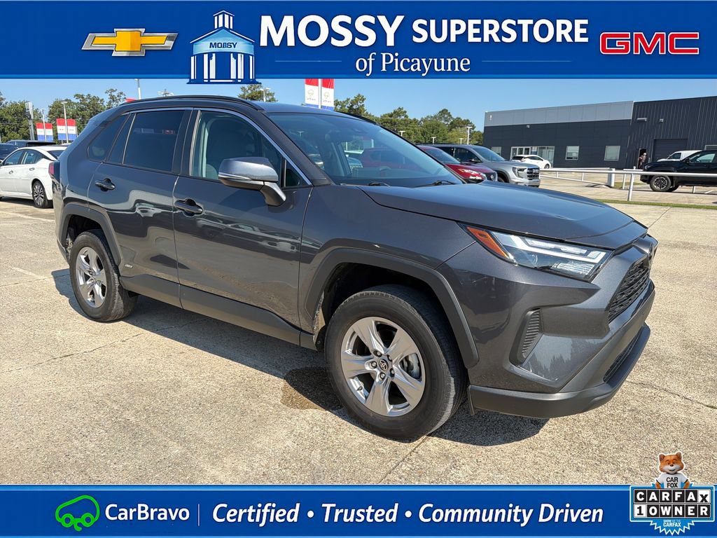 Used 2025 Toyota RAV4 XLE AWD/4WD image 10