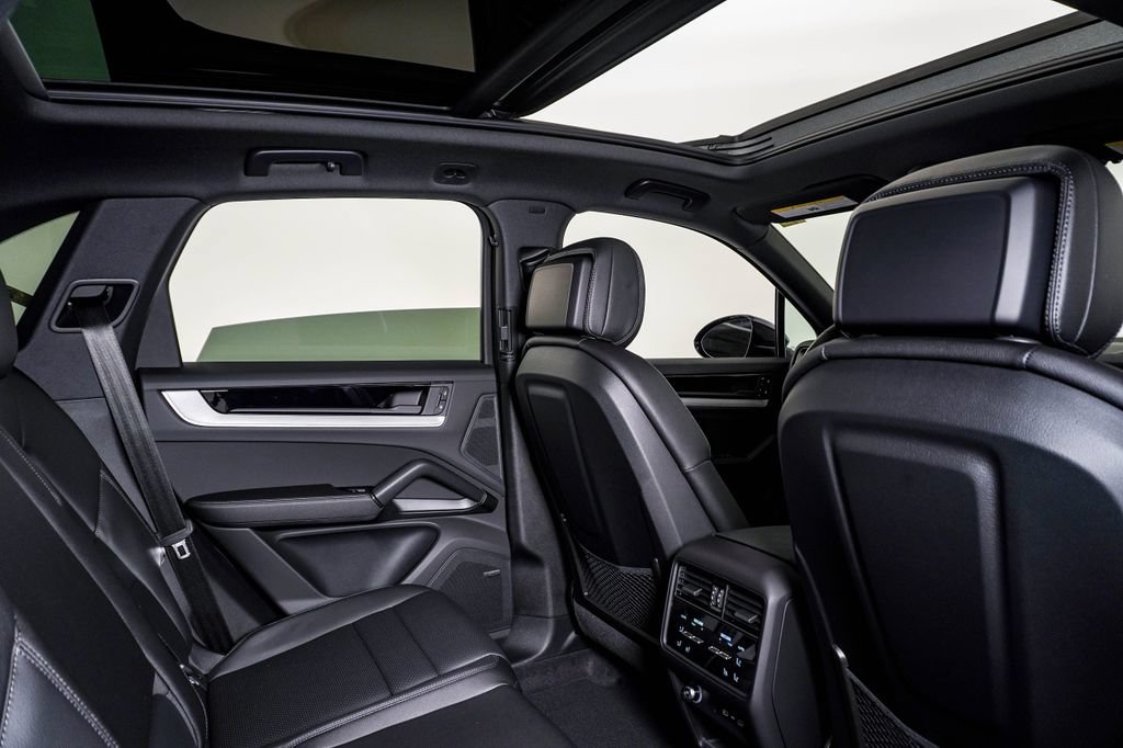 New 2026 Porsche Cayenne AWD/4WD image 15