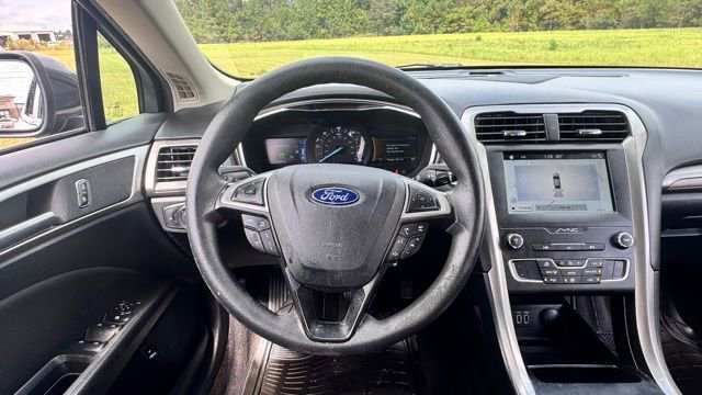 Used 2019 Ford Fusion SE image 23