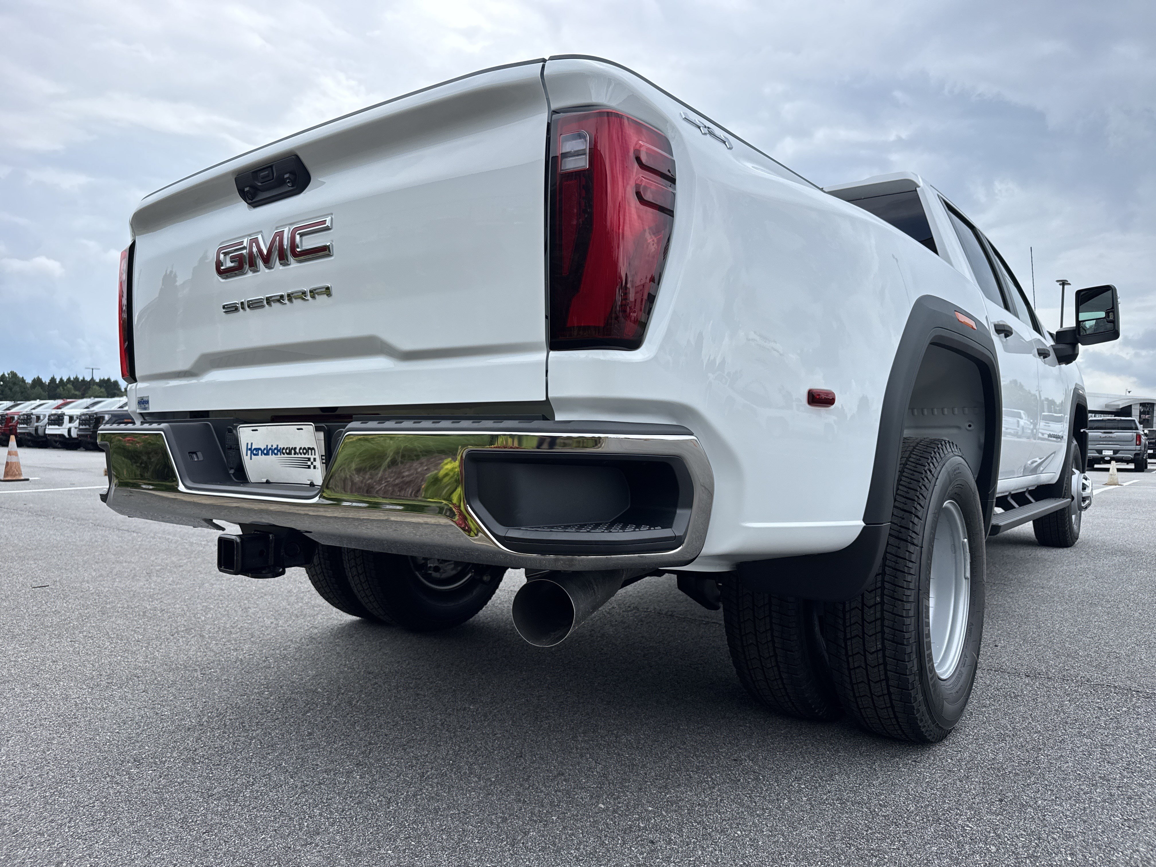 New 2026 GMC Sierra 3500 Pro AWD/4WD image 9