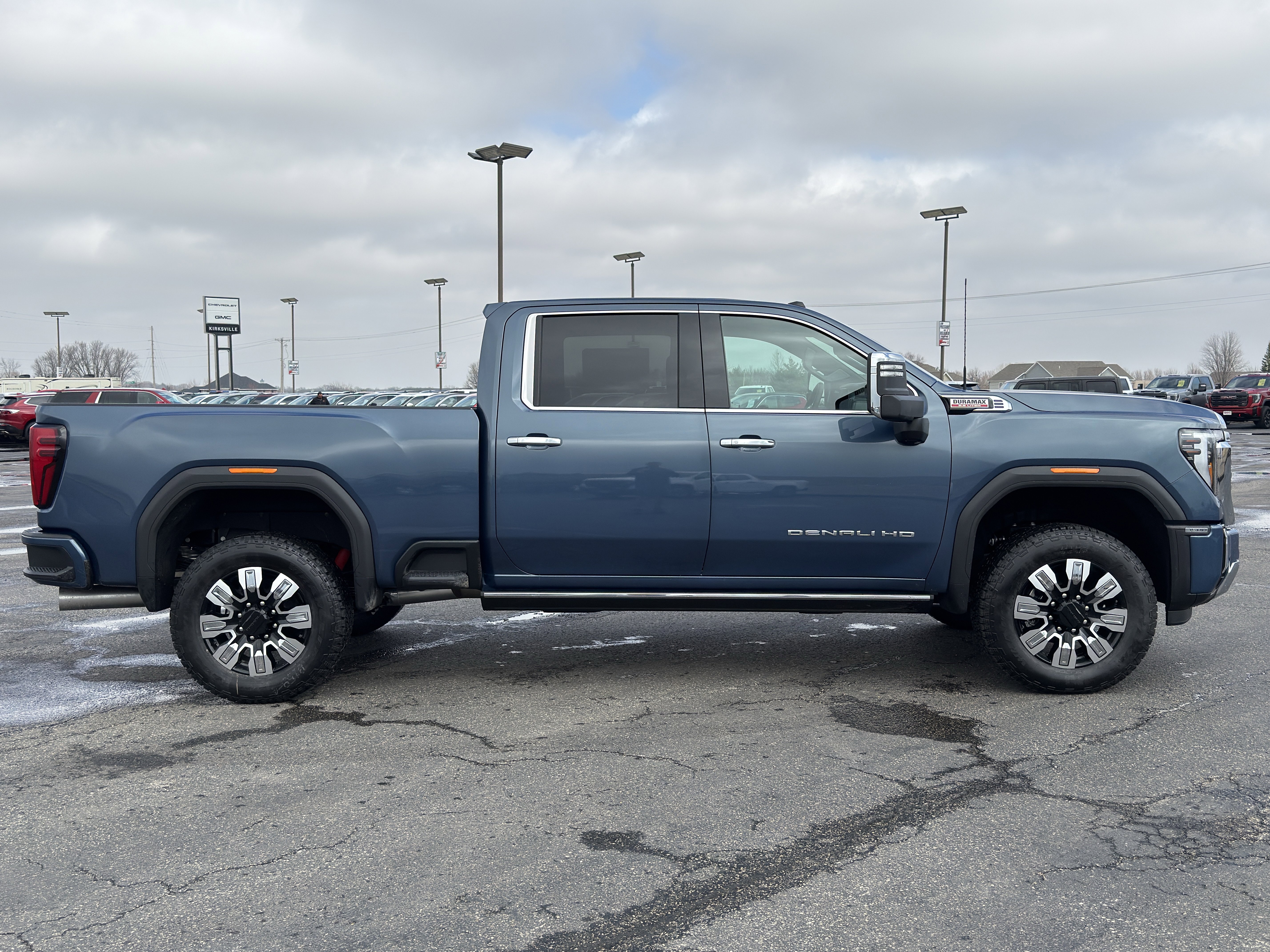 New 2026 GMC Sierra 3500 Denali w/ Denali Reserve Package image 3