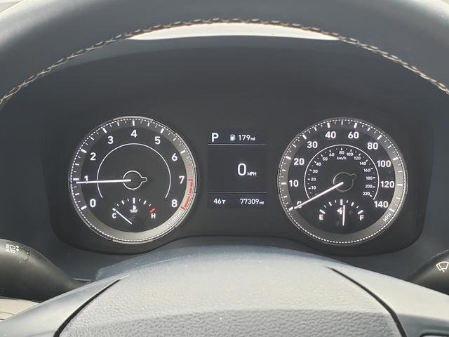 Used 2022 Hyundai Venue Limited image 32