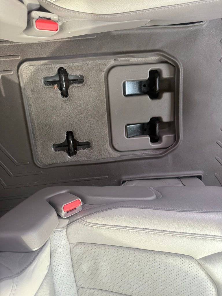 Used 2018 Chrysler Pacifica Touring-L image 35