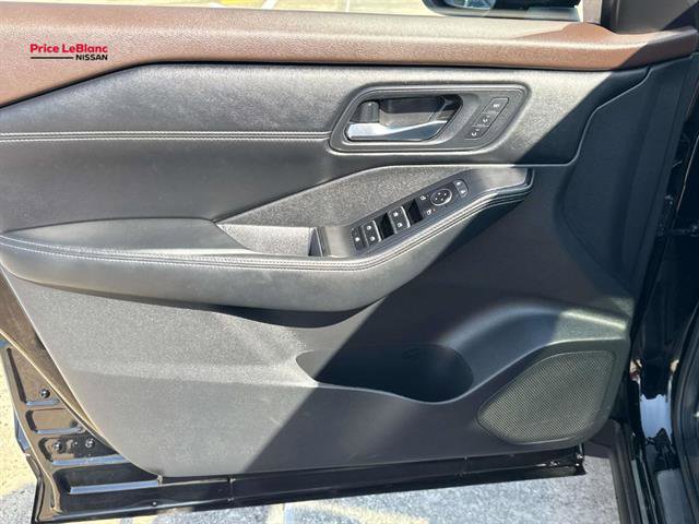 Used 2023 Nissan Rogue SL w/ SL Premium Package FWD image 37