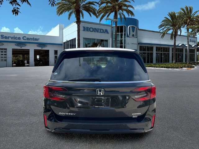 Used 2025 Honda Odyssey Touring image 7