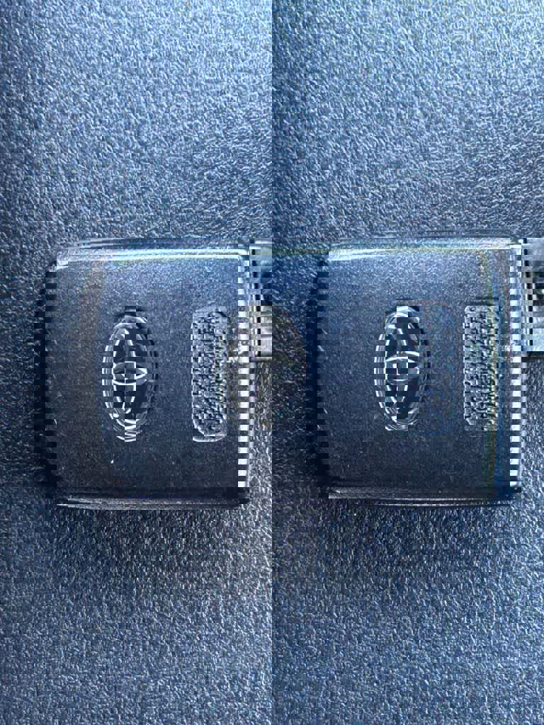 Used 2017 Toyota Tacoma TRD Sport w/ Tow Package image 19