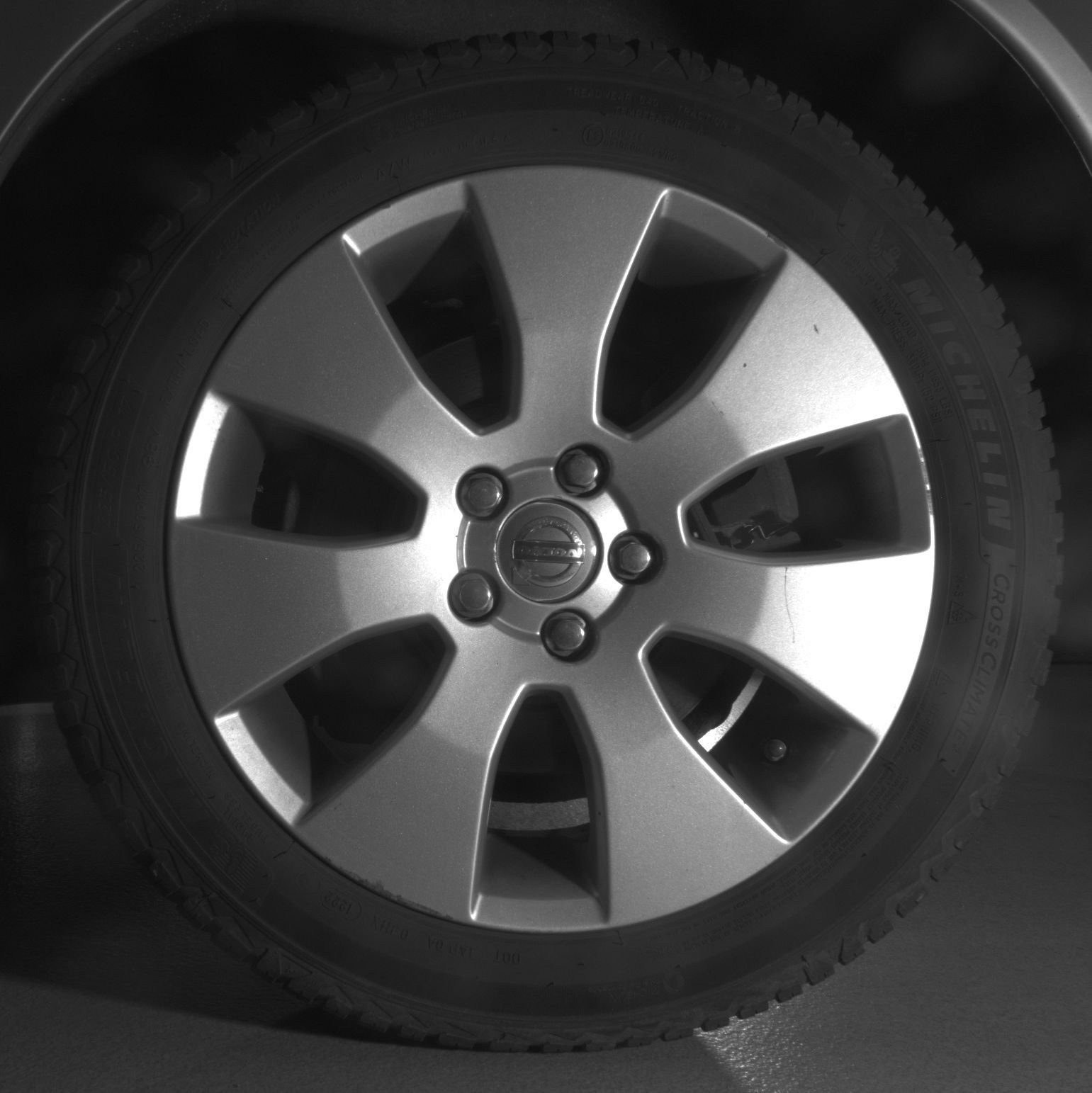 Used 2008 Volvo V70 FWD image 11