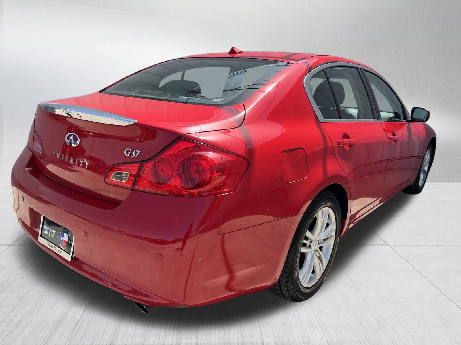 Used 2010 INFINITI G37 Journey w/ Premium Pkg RWD image 9