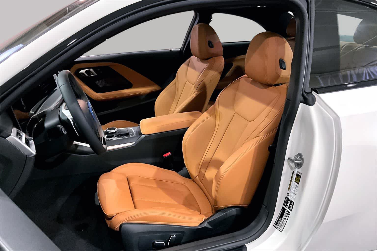 New 2025 BMW 230i xDrive Coupe w/ Convenience Package AWD/4WD image 13
