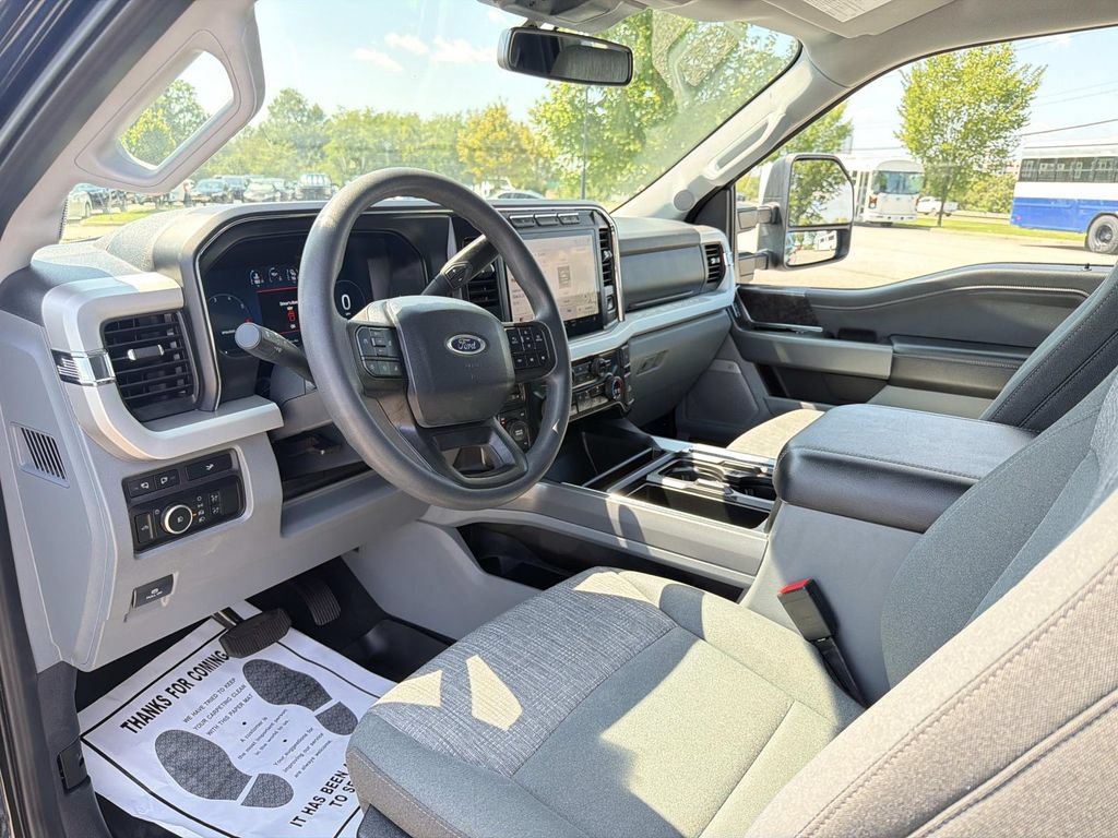 Used 2024 Ford F250 XLT w/ Black Appearance Package AWD/4WD image 3