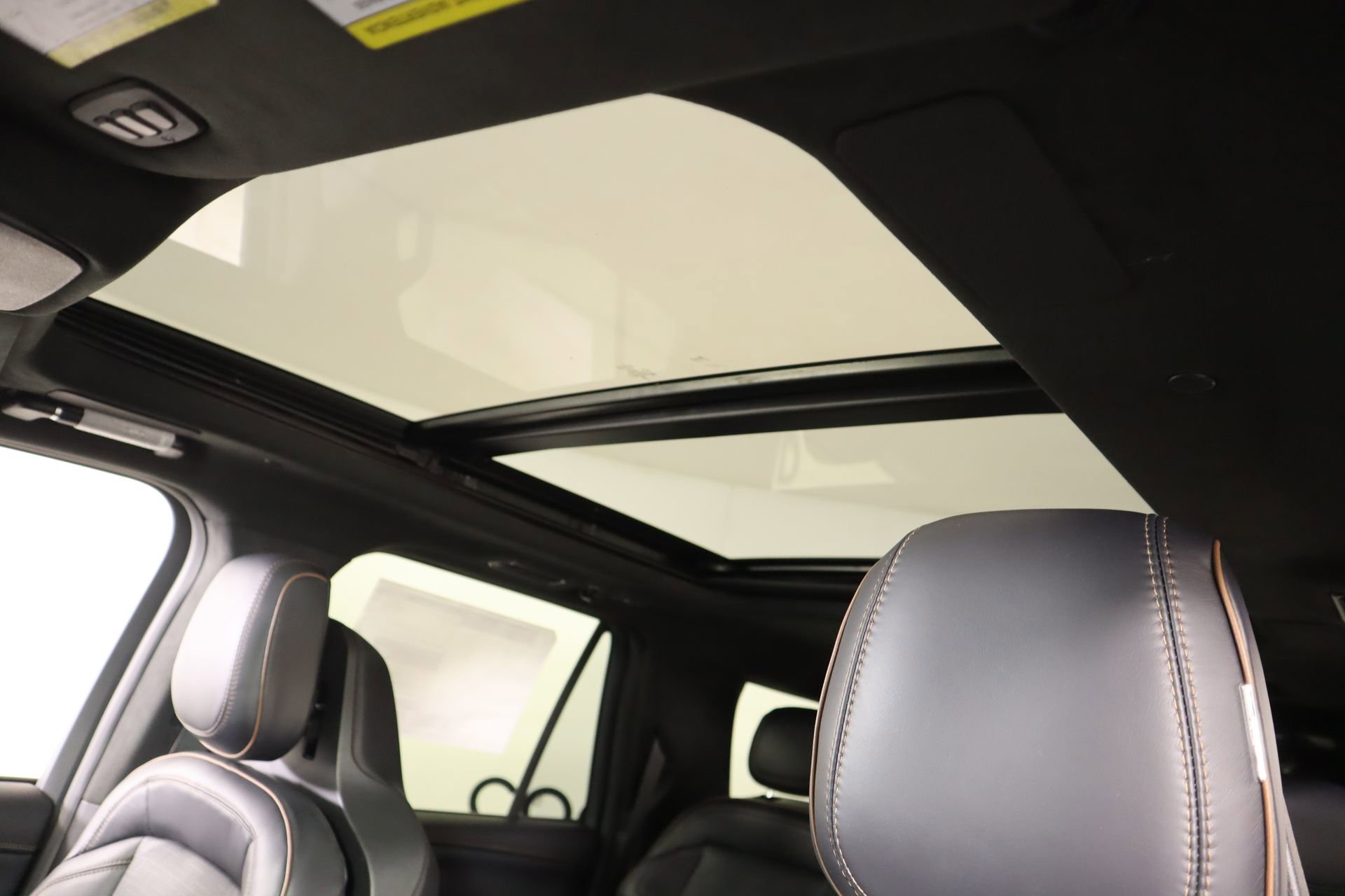 New 2026 Lincoln Navigator L Black Label AWD/4WD image 15