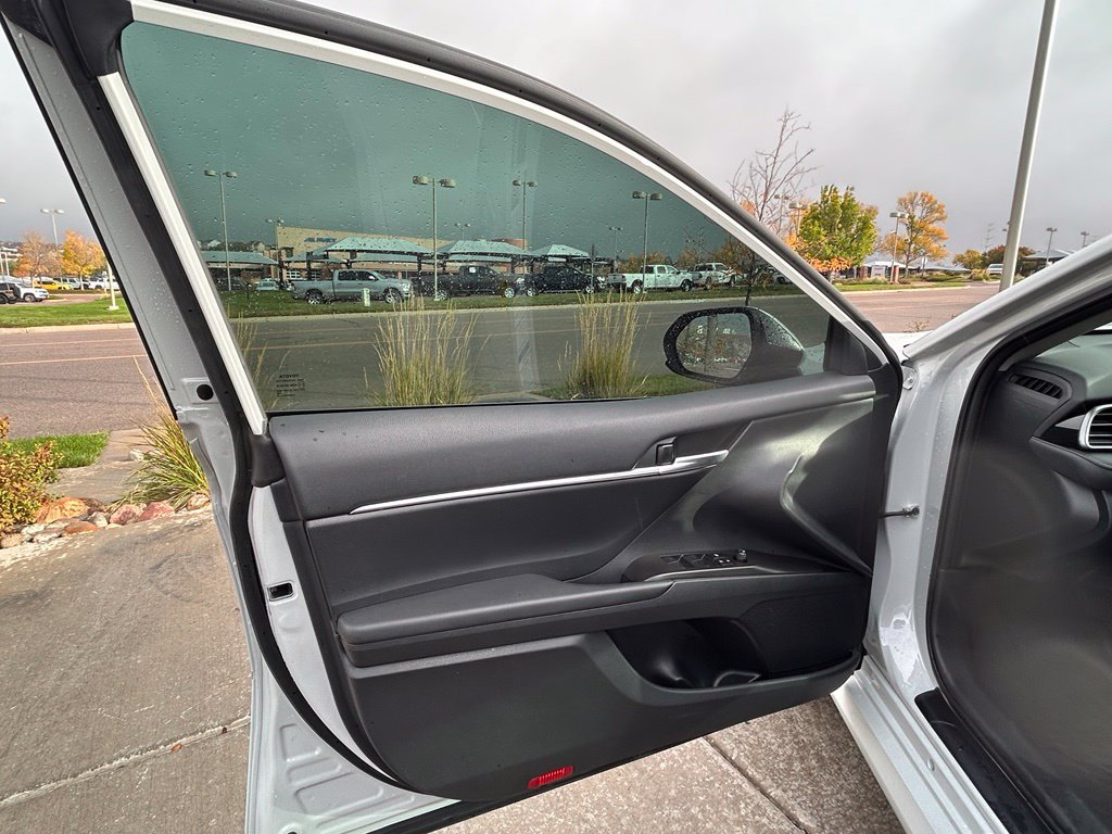 Used 2024 Toyota Camry LE AWD/4WD image 10