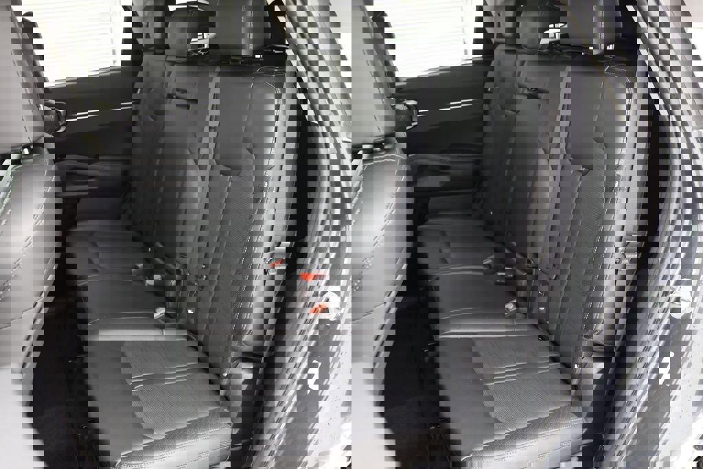 Used 2024 Kia Sorento S image 10