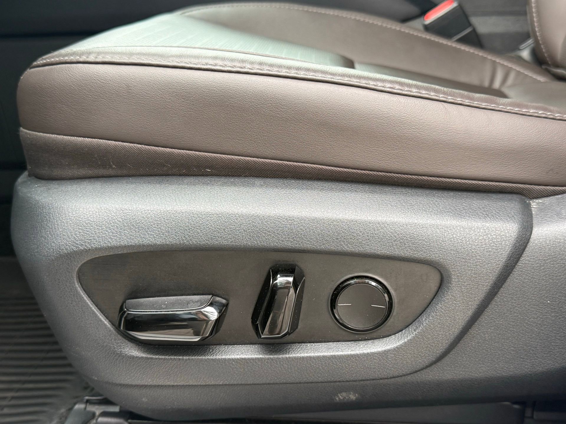 Used 2024 Lexus TX 350 350 Premium w/ Captains Chair Package image 30