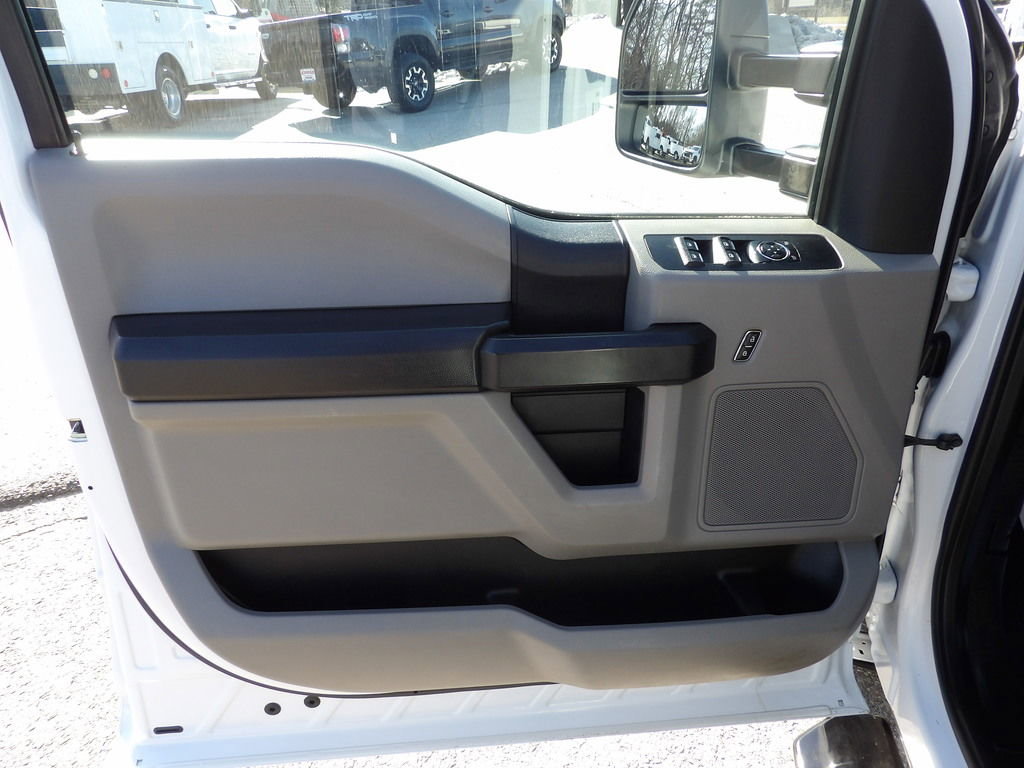 Used 2018 Ford F350 XL w/ Power Equipment Group image 14