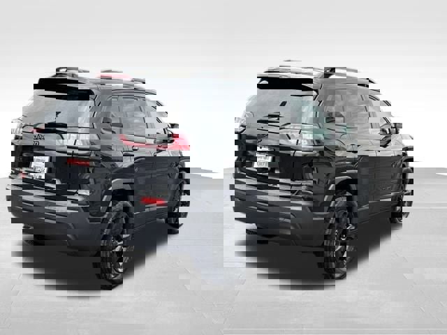 Used 2023 Jeep Cherokee Altitude Lux image 42