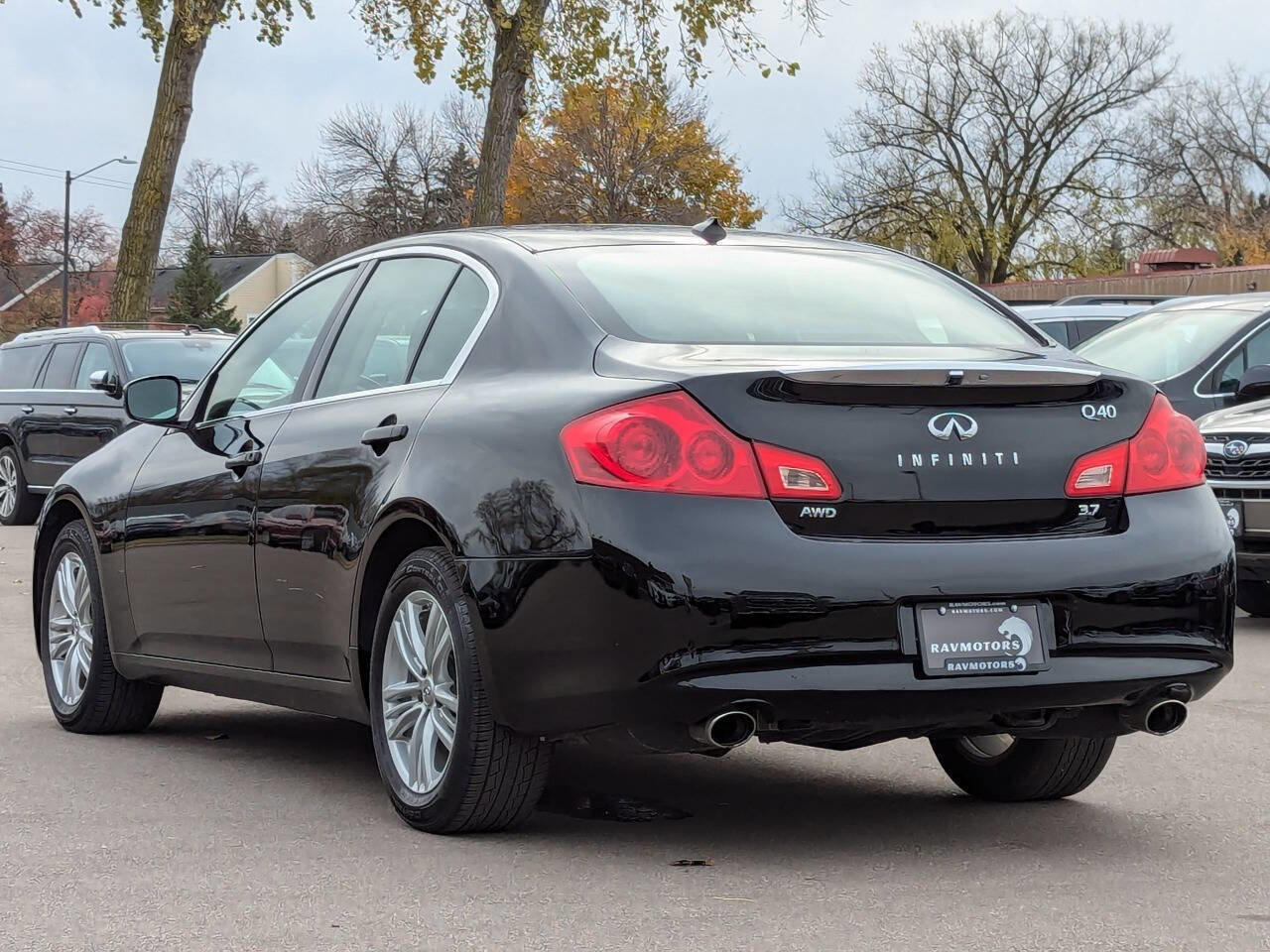 Used 2015 INFINITI Q40 AWD w/ Moonroof Package image 9