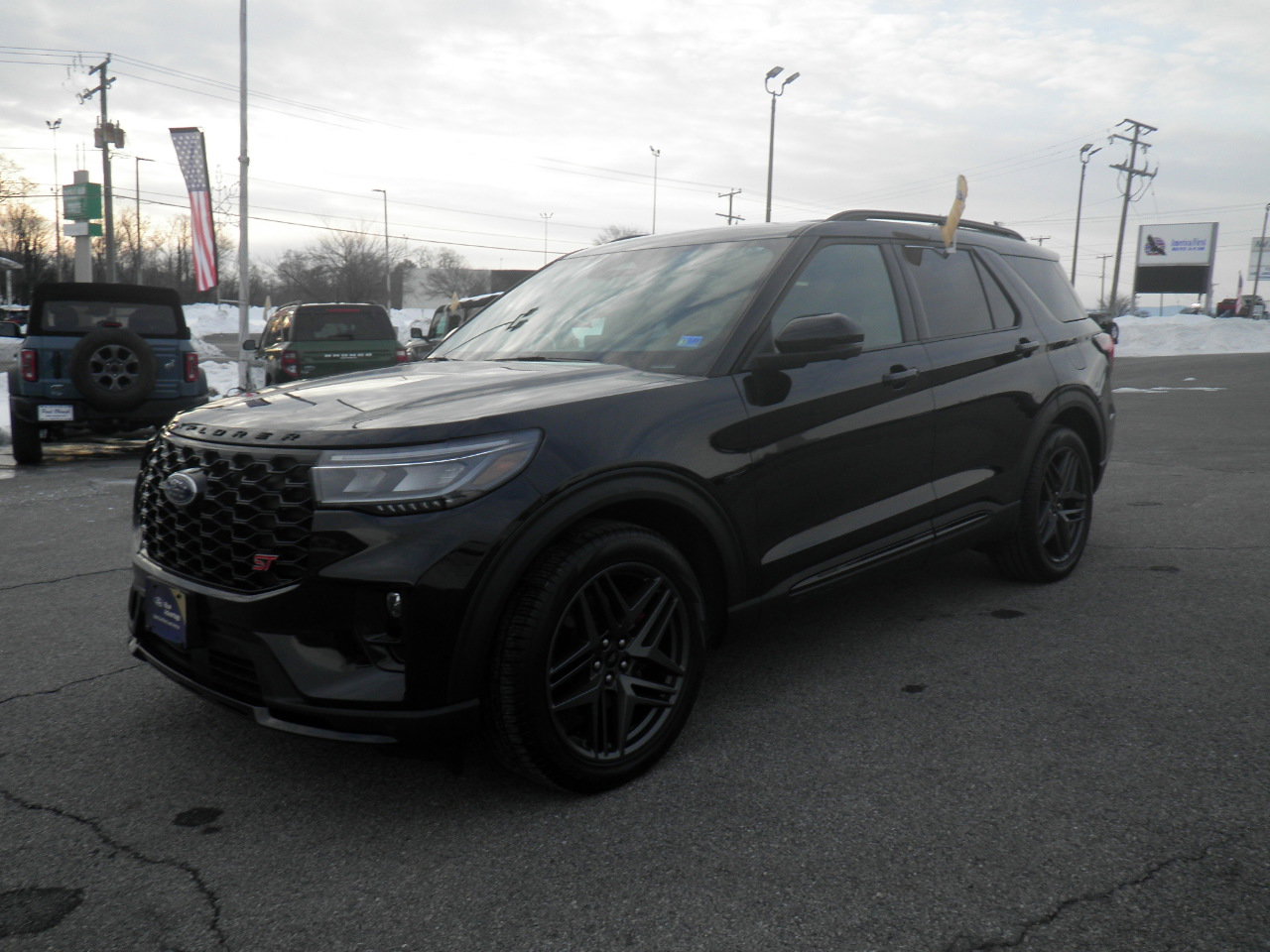 Certified 2025 Ford Explorer ST image 3