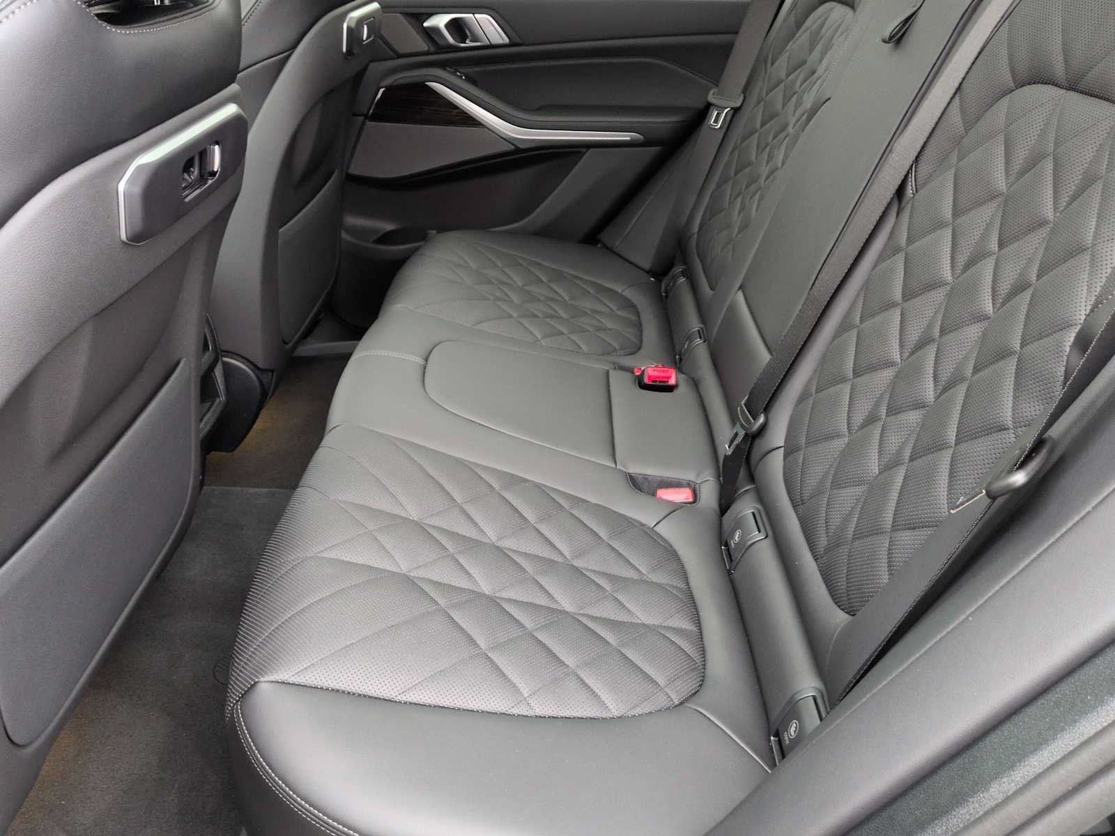 New 2026 BMW X5 xDrive50e w/ Executive Package AWD/4WD image 19