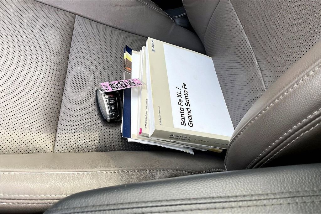 Used 2019 Hyundai Santa Fe XL image 10