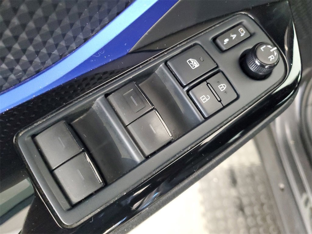 Used 2021 Toyota C-HR XLE image 17