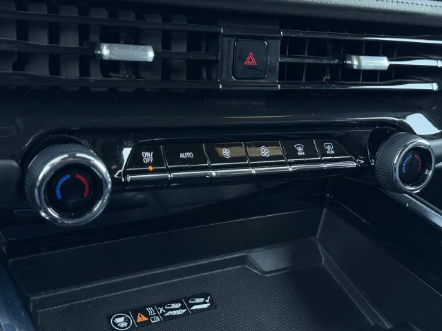 Used 2025 Chevrolet Suburban LT RWD image 19