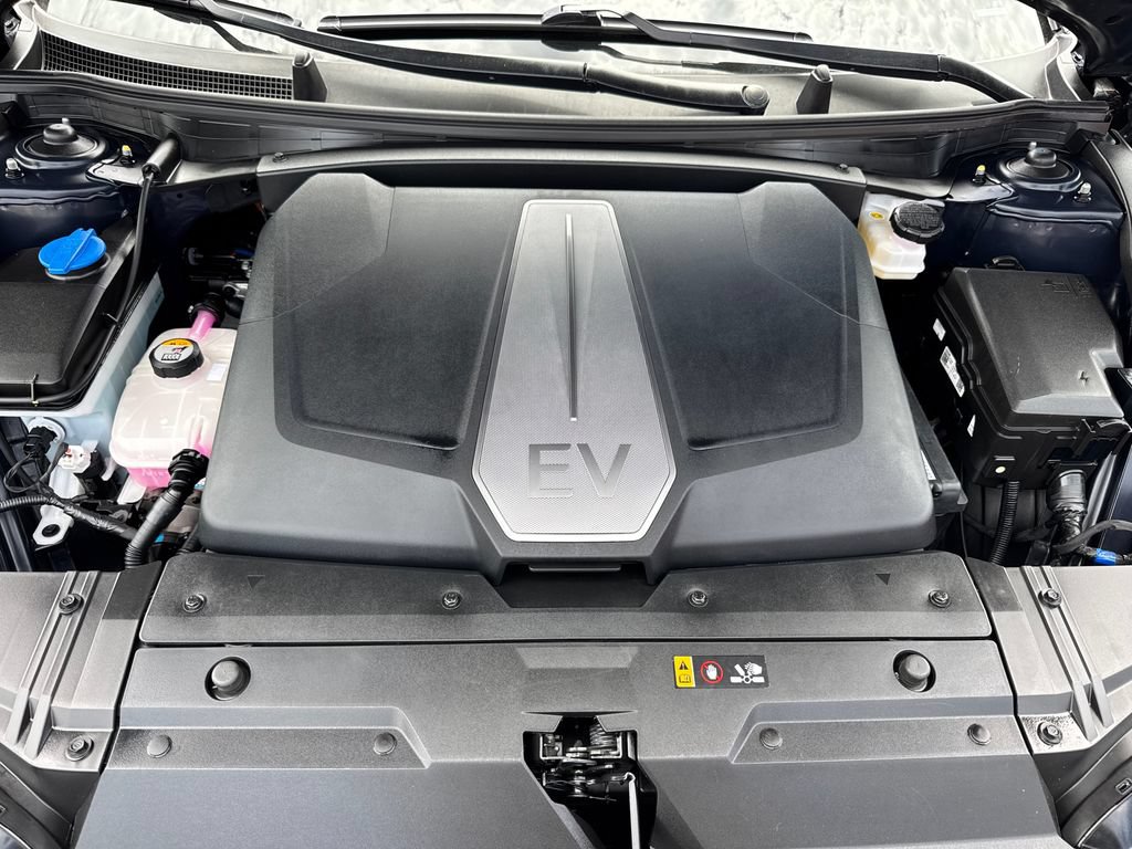 Used 2023 Kia EV6 Light RWD image 8