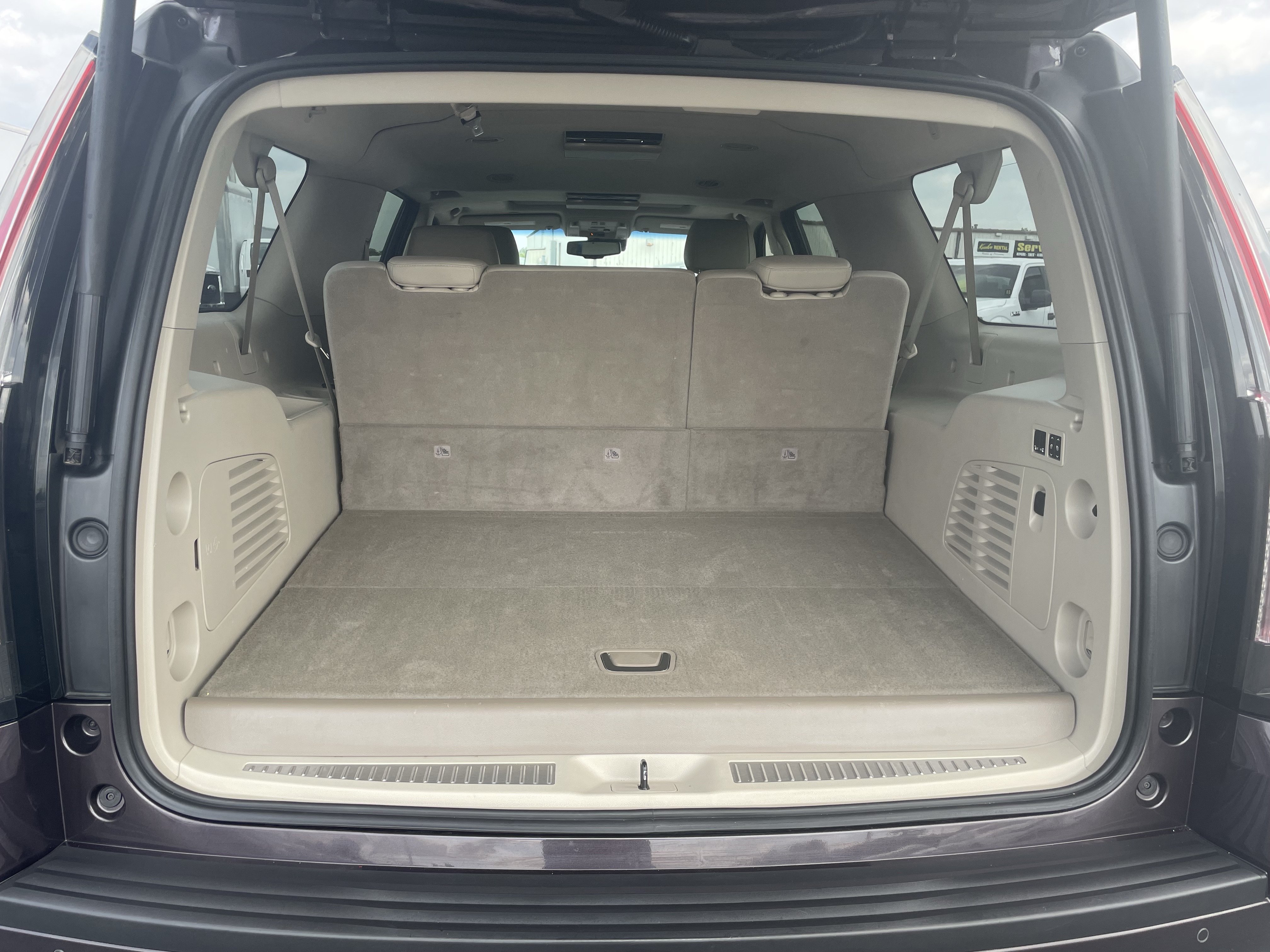 Used 2016 Cadillac Escalade ESV Premium AWD/4WD image 9