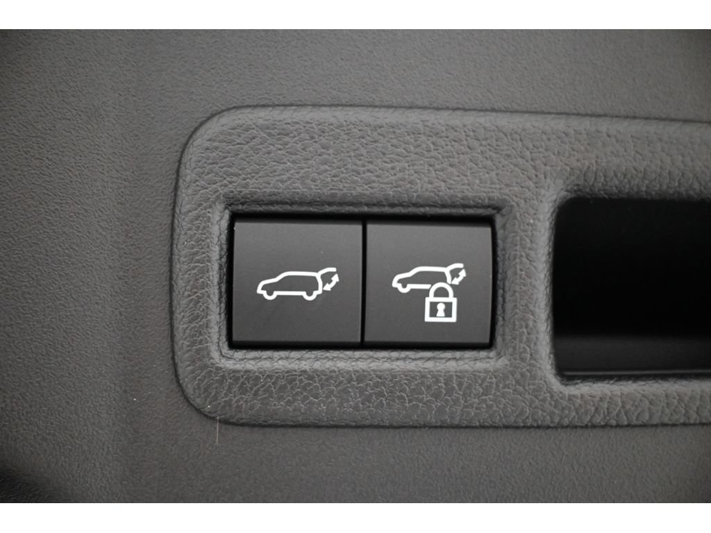 New 2026 Subaru Solterra AWD/4WD image 38