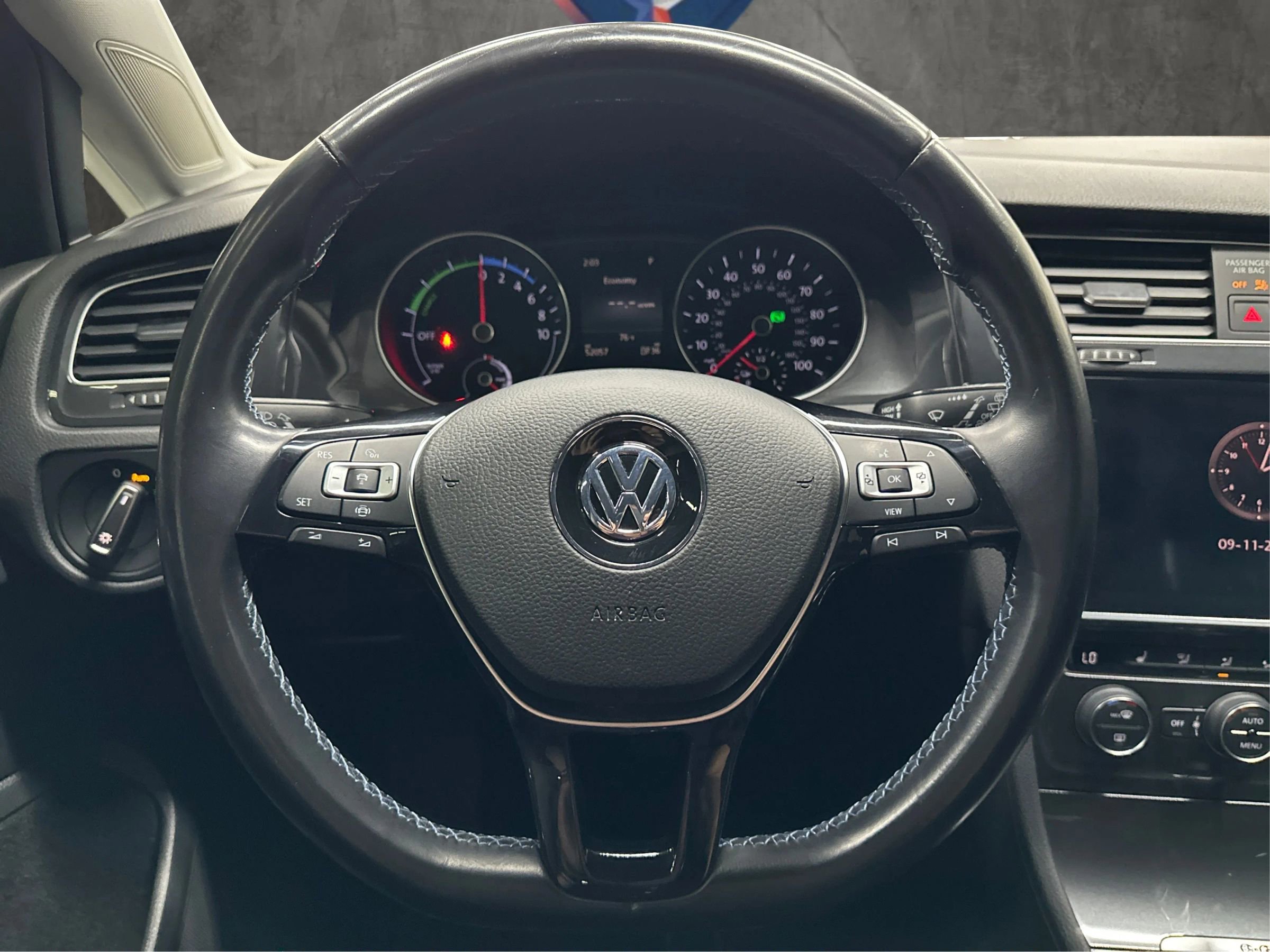 Used 2019 Volkswagen e-Golf SE w/ Driver Assistance Package image 36