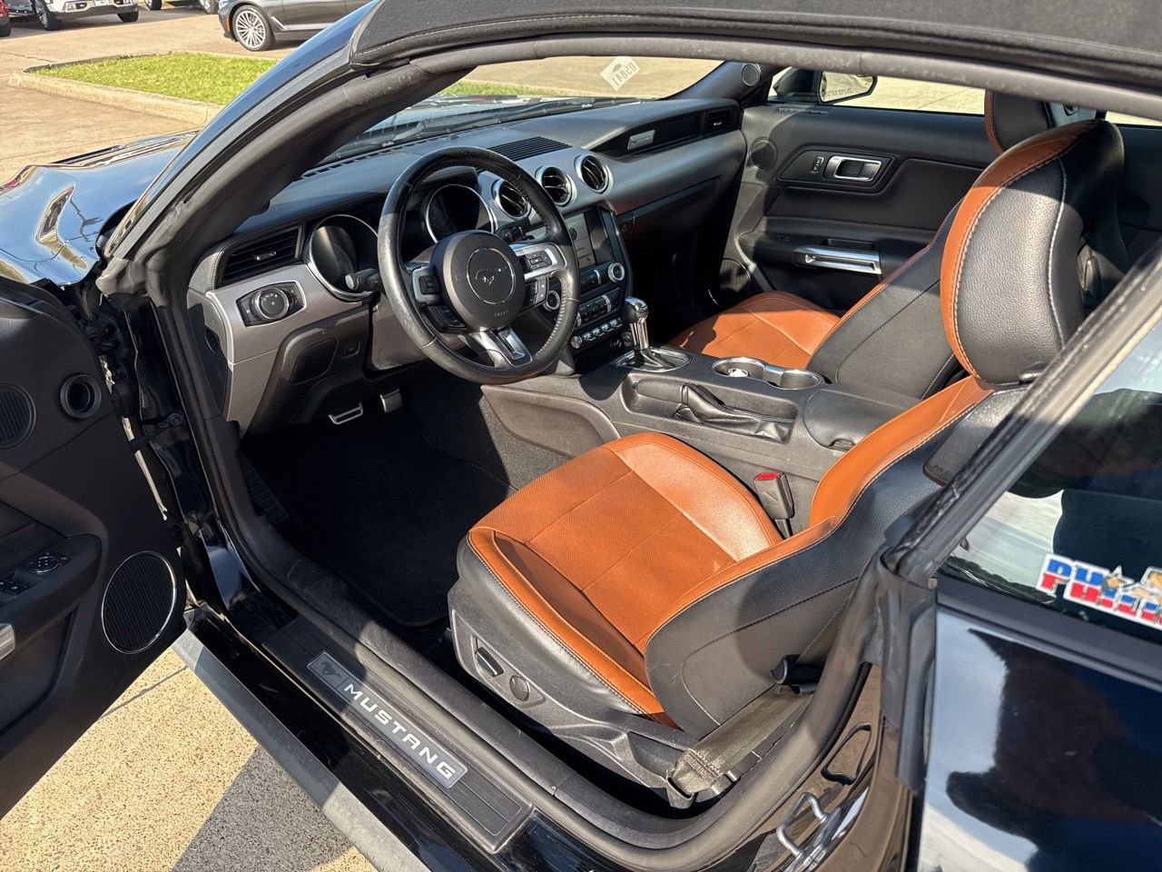 Used 2019 Ford Mustang Premium RWD image 17