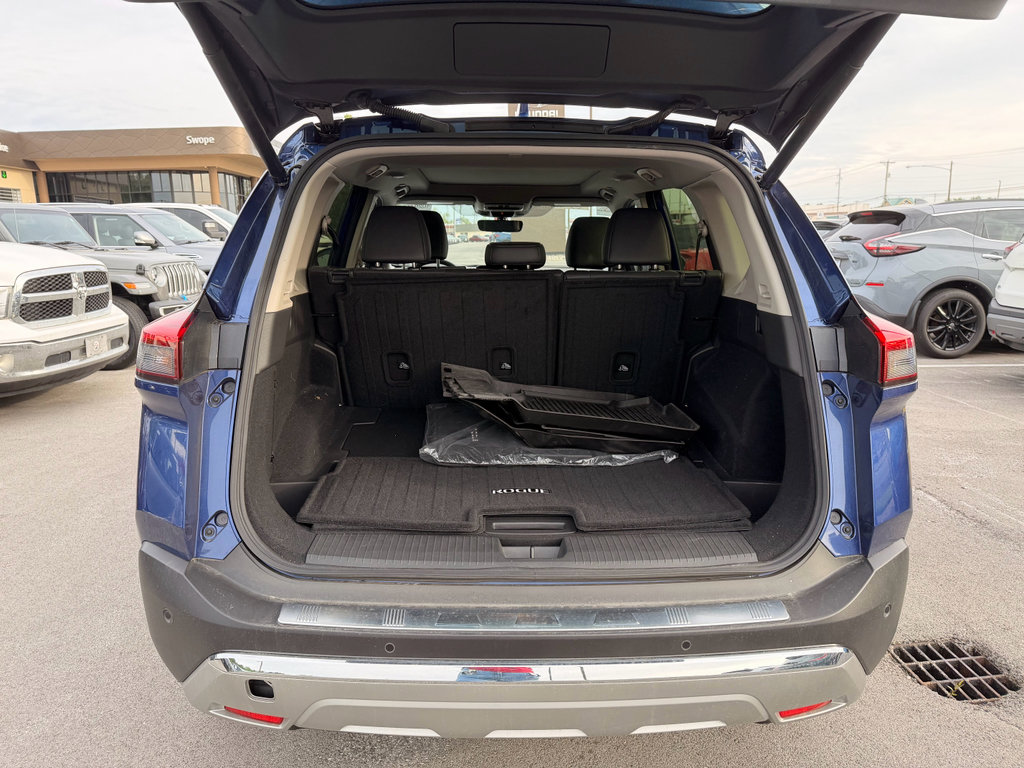 Used 2023 Nissan Rogue Platinum FWD image 8