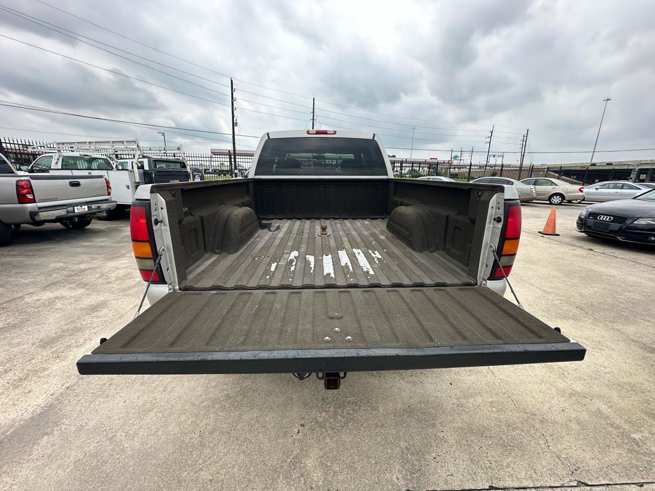 Used 2006 GMC Sierra 2500 SLE AWD/4WD image 6
