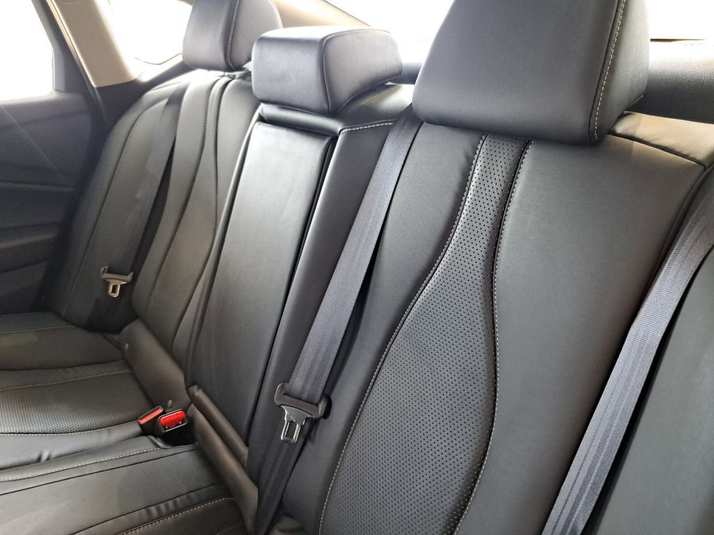 Used 2025 Acura TLX w/ Technology Package image 21