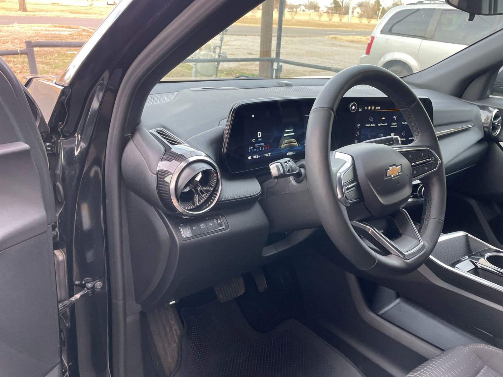 Used 2025 Chevrolet Equinox LT image 33