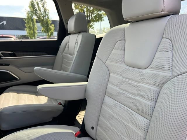 Certified 2024 Kia Telluride SX Prestige AWD/4WD image 36