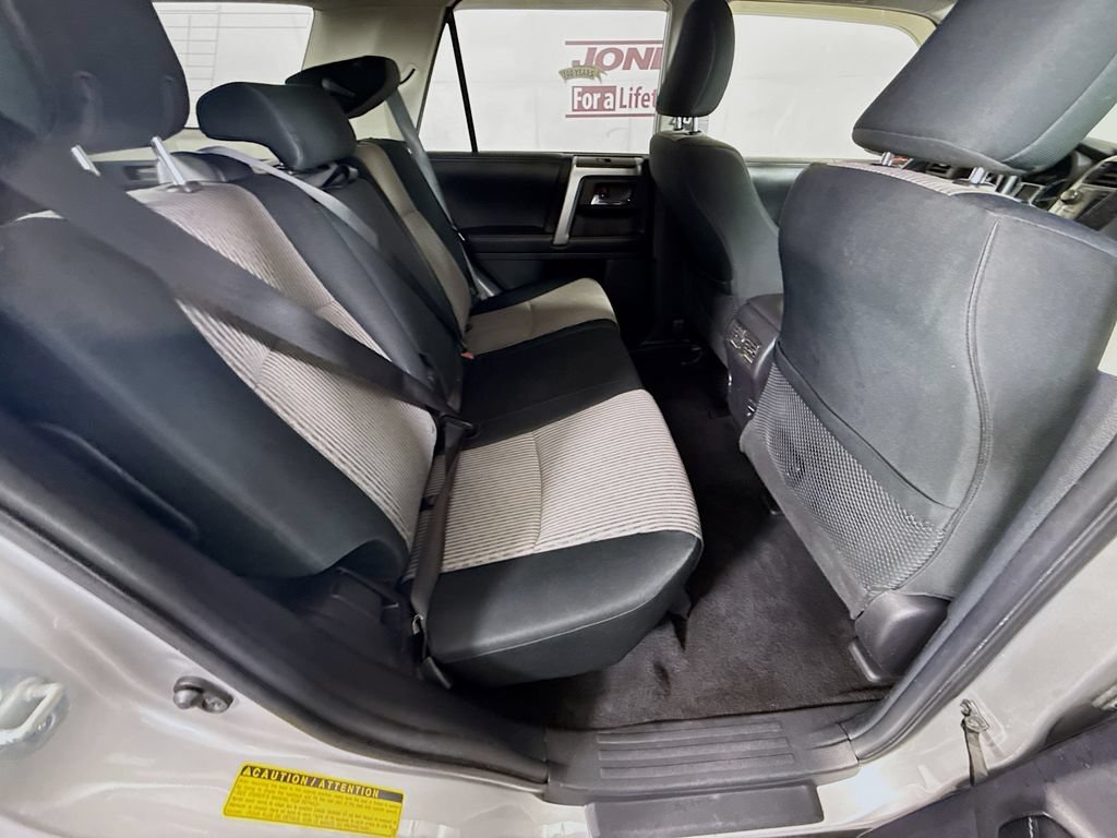 Used 2015 Toyota 4Runner SR5 AWD/4WD image 28